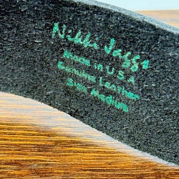 Nikki Jasso black and brass leather USA belt size medium - Picture 4 of 5